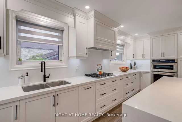 260 Louis Dr, Mississauga 5