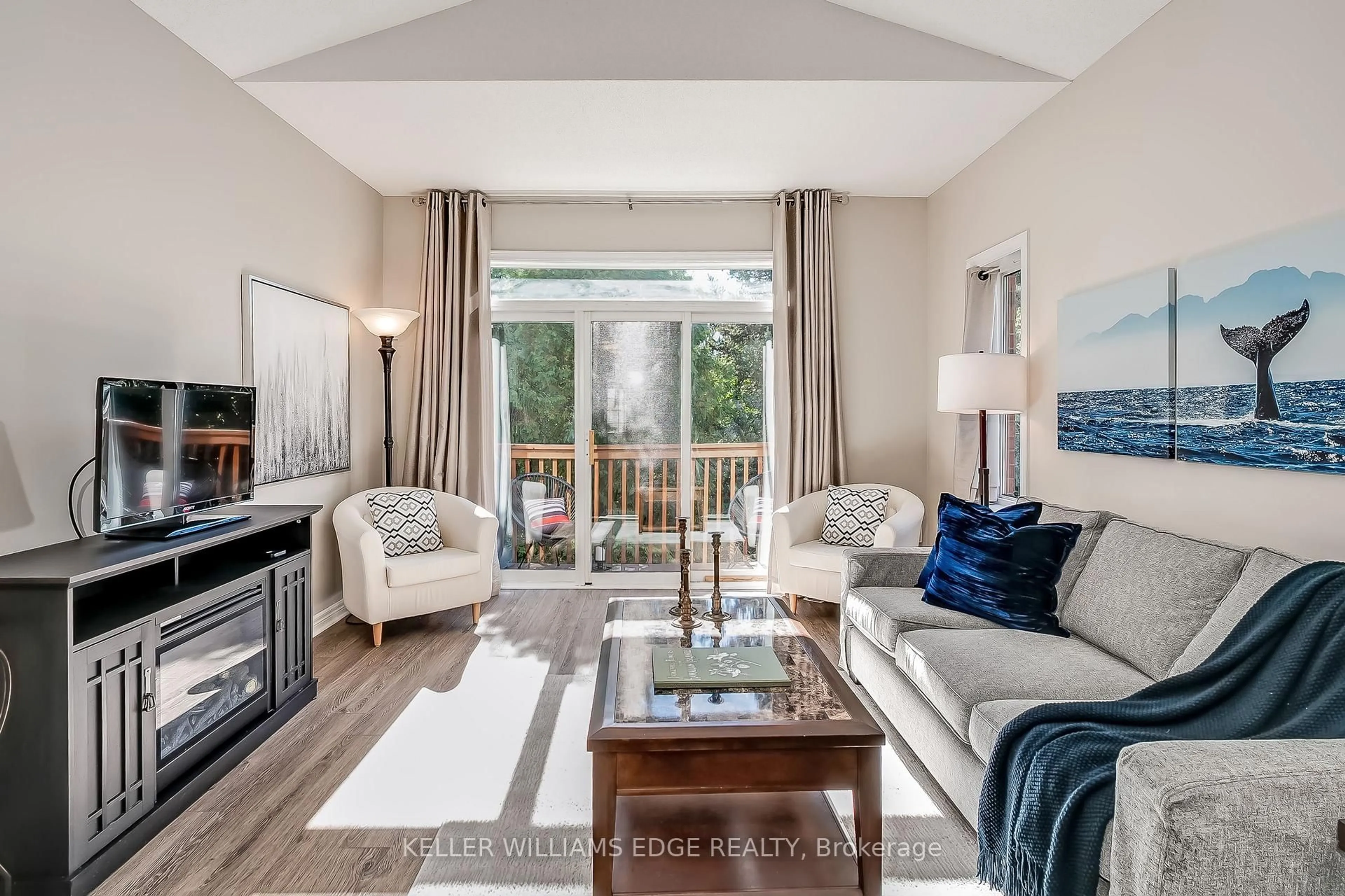 trreb/IMG-W13827294_7bbd85bb-8cb3-4dc8-a76c-85696a7276ed-l.jpg