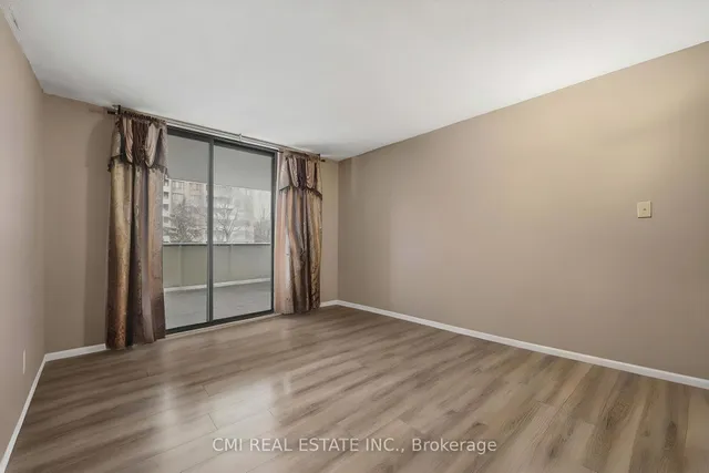 3 Lisa St #308, Brampton 2