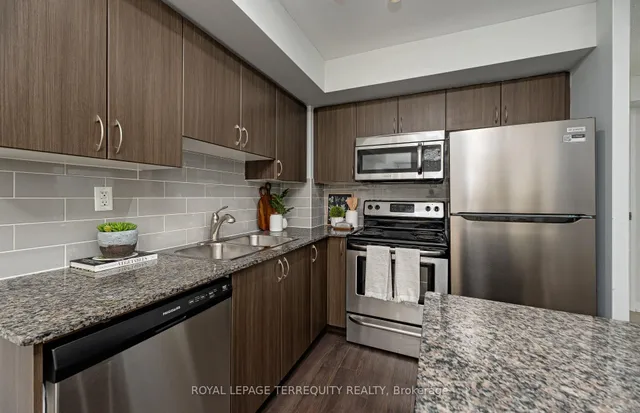 816 Lansdowne Ave #320, Toronto 2