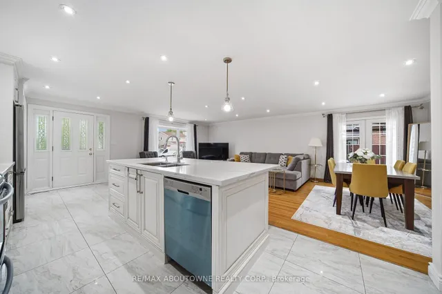 6346 Neuchatel Rd, Mississauga 2