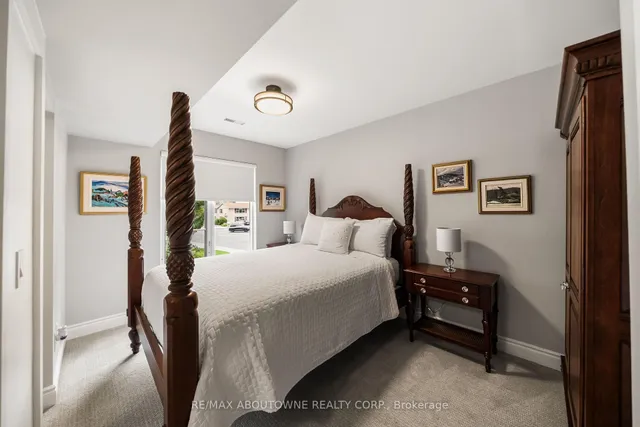 442 Maple Ave #TH9, Burlington 5