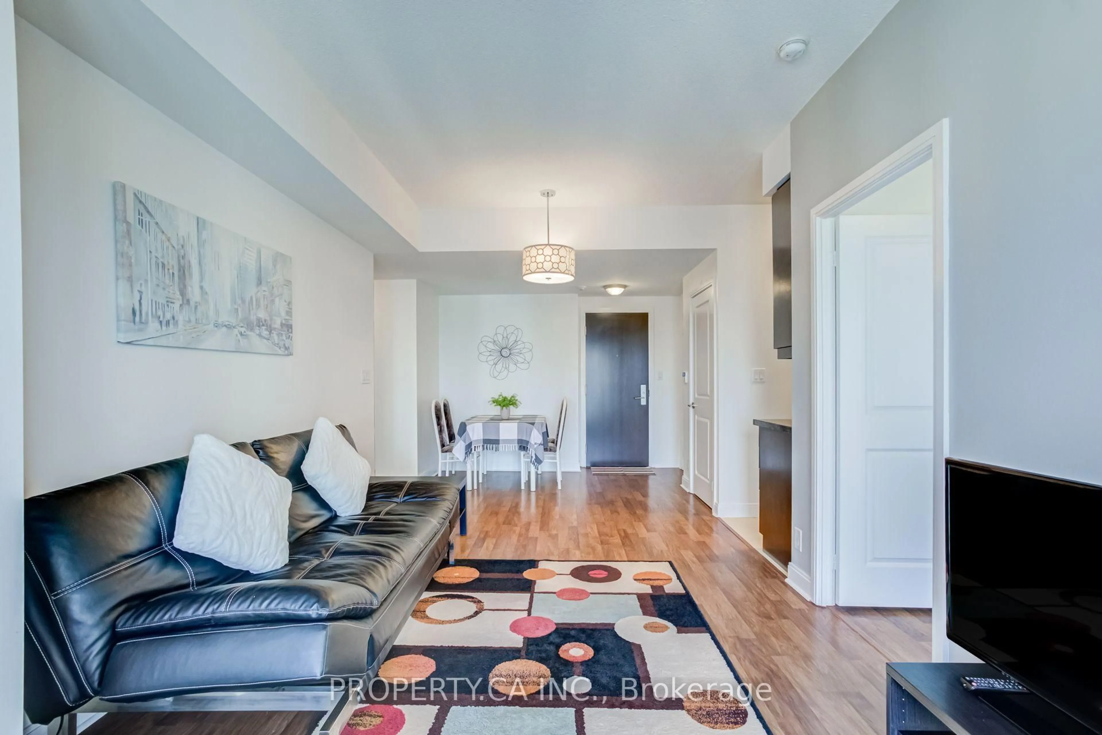 trreb/IMG-W13829638_4a7b1de3-7610-43d3-913b-fd7f1ca408a8-l.jpg