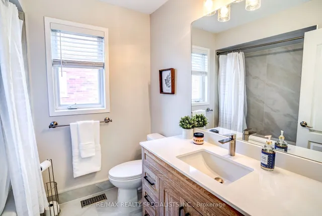 126 Westchester Rd, Oakville 4