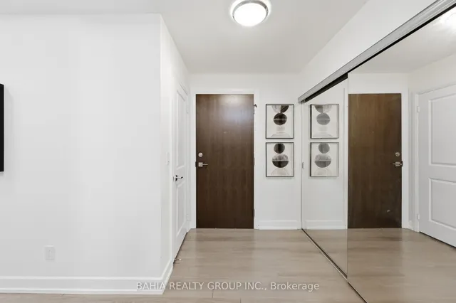 6 Eva Rd #301, Toronto 3