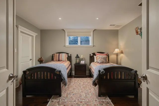 1074 Lavender Lane, Oakville 5