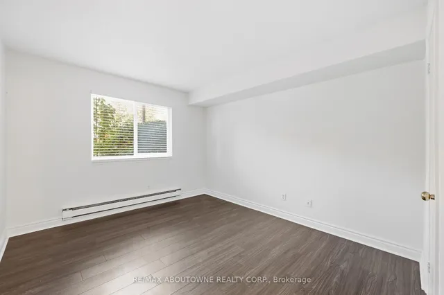 1480 Pilgrims Way #1611, Oakville 5