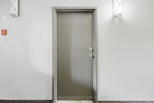 1480 Pilgrims Way #1611, Oakville 3