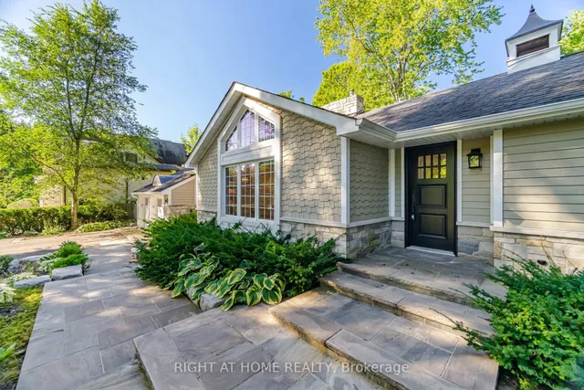 1037 Lakeshore Rd, Oakville 5