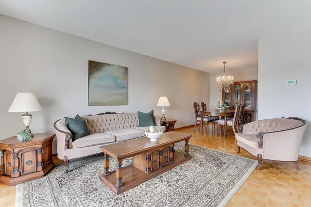 7431 Sigsbee Dr, Mississauga 5