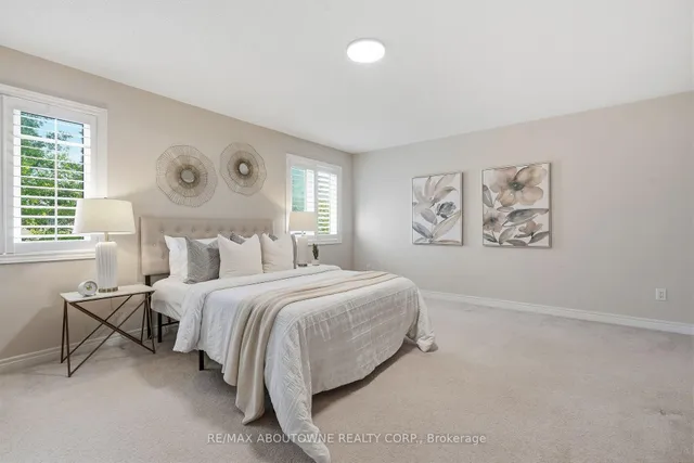 2381 Grand Oak Tr, Oakville 3