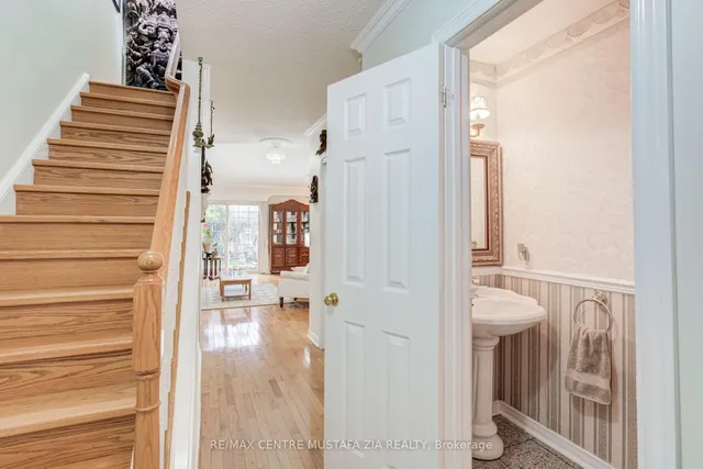 2440 Bromsgrove Rd #100, Mississauga 5