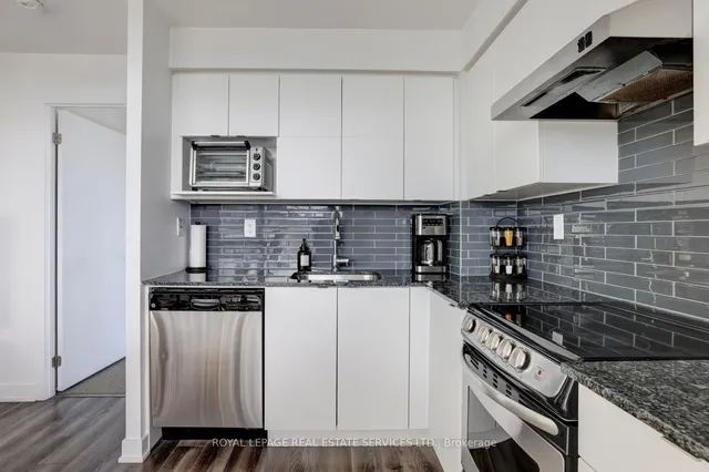 160 Flemington Rd #704, Toronto 3
