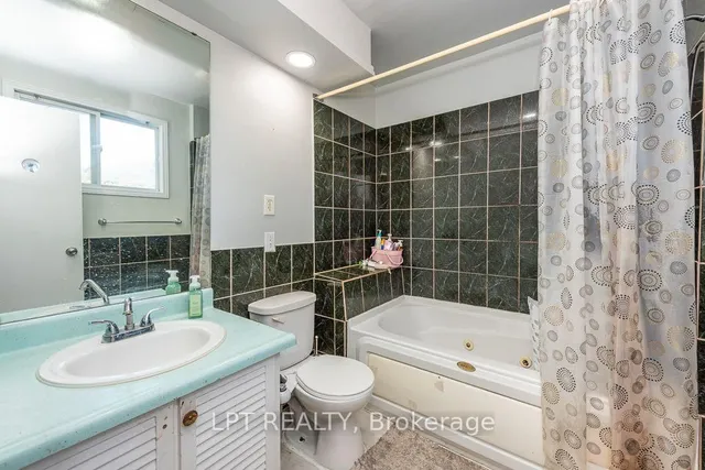 111 Dearbourne Blvd, Brampton 3