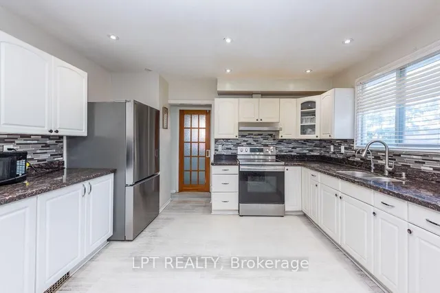111 Dearbourne Blvd, Brampton 2