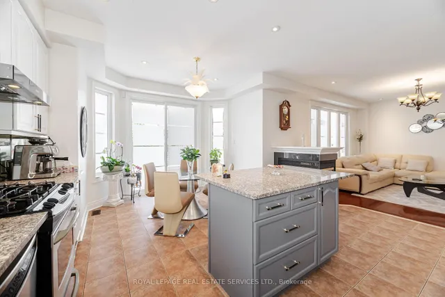 3809 Candlelight Dr, Mississauga 3