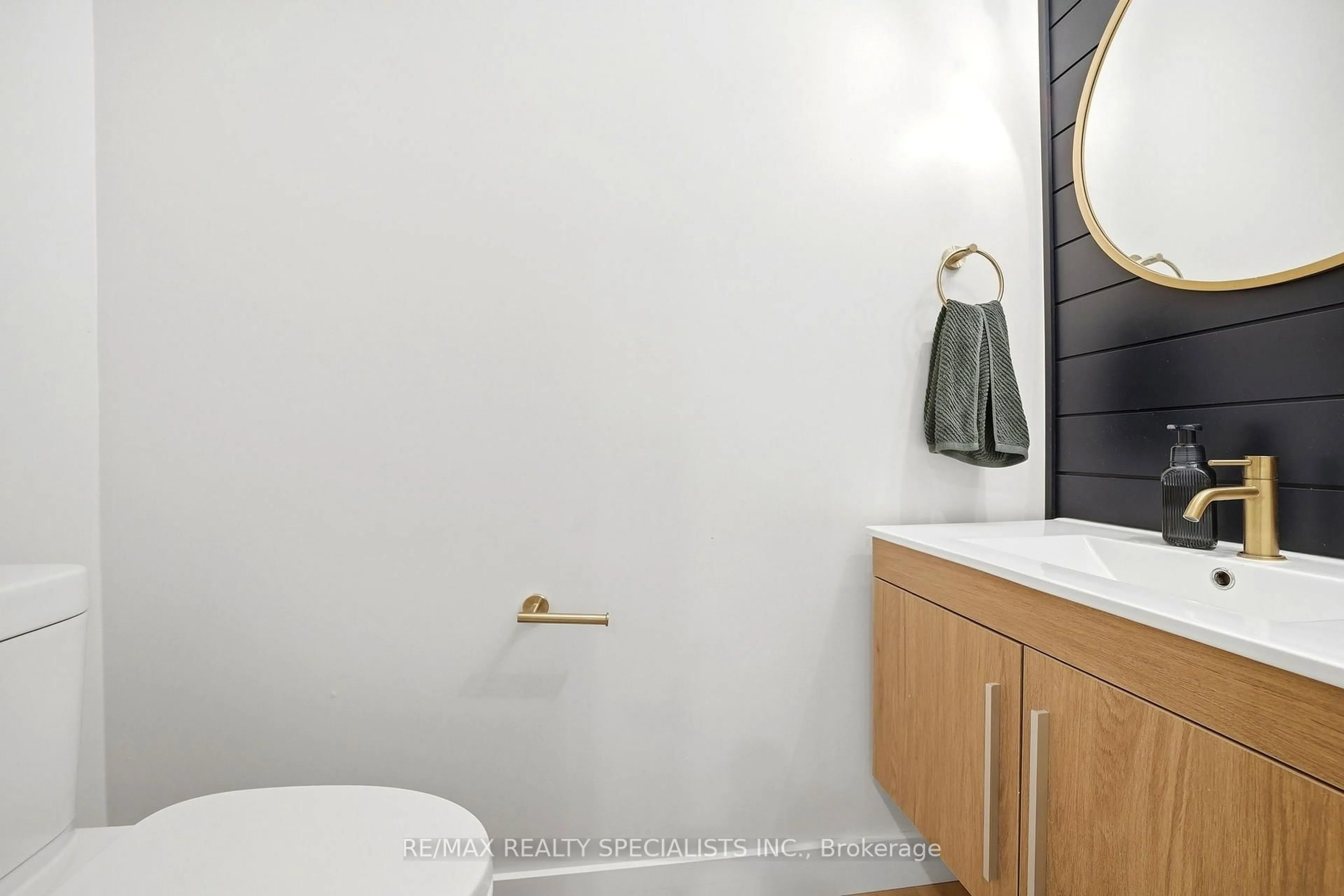 trreb/IMG-W13832130_18e7451e-1f22-41ec-a793-17bab30e98b5-l.jpg