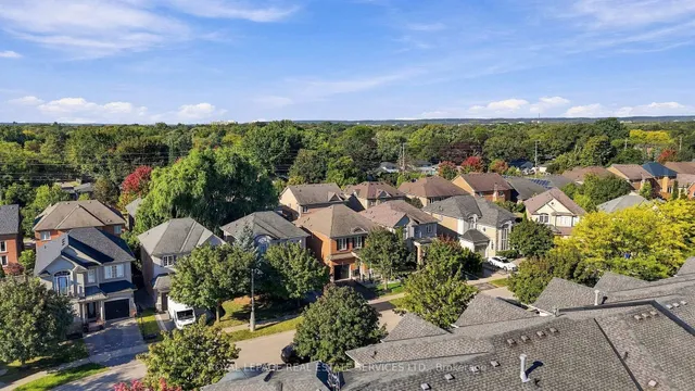 3396 Hayhurst Cres, Oakville 2