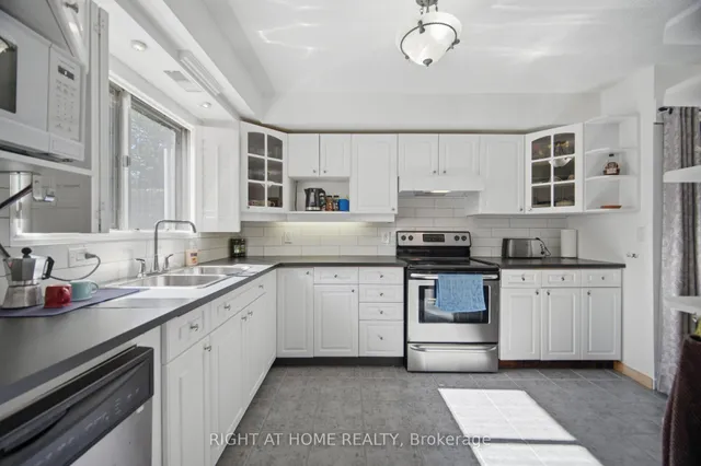 1250 Mississauga Valley Blvd #108, Mississauga 5