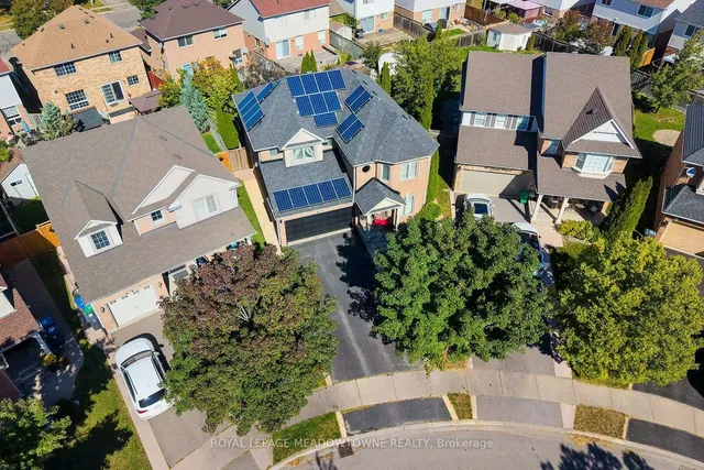43 Thorpe Cres, Brampton 2