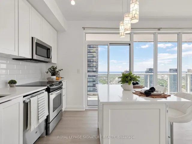 56 Annie Craig Dr #4704, Toronto 4