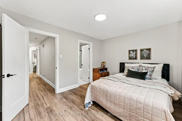 44 Bluewater Crt, Toronto 5