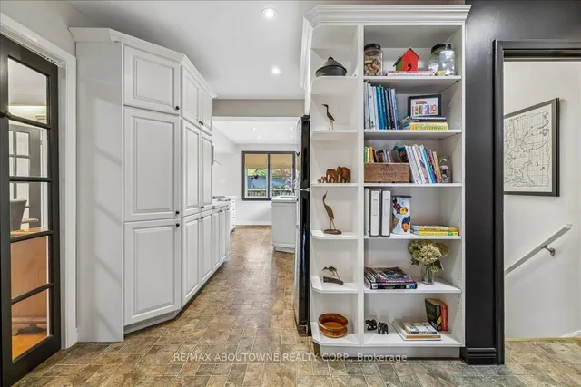 316 River Side Dr, Oakville 5