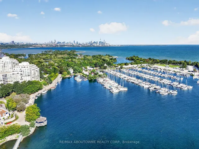 2287 Lake Shore Rd #301, Toronto 4