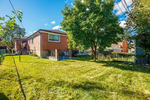 48 Debby Crt, Toronto 2