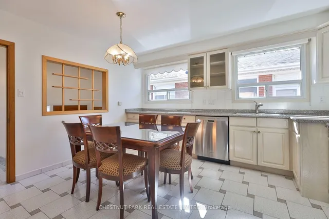 28 Charrington Cres, Toronto 5