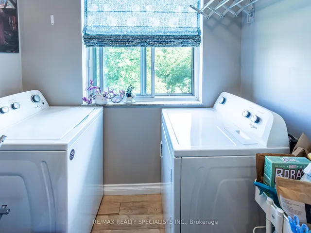 966 Inverhouse Dr #410, Mississauga 5