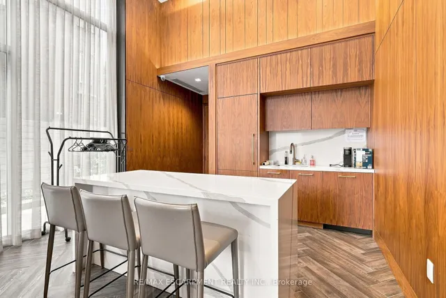 8 Ann St #902, Mississauga 3