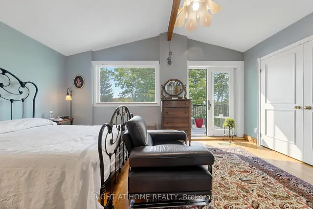 4 Grovetree Rd, Toronto 4