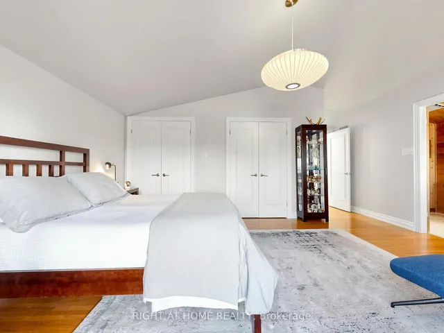 4 Grovetree Rd, Toronto 2