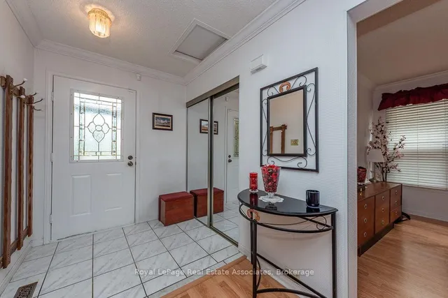 4 Nuttall St, Brampton 5