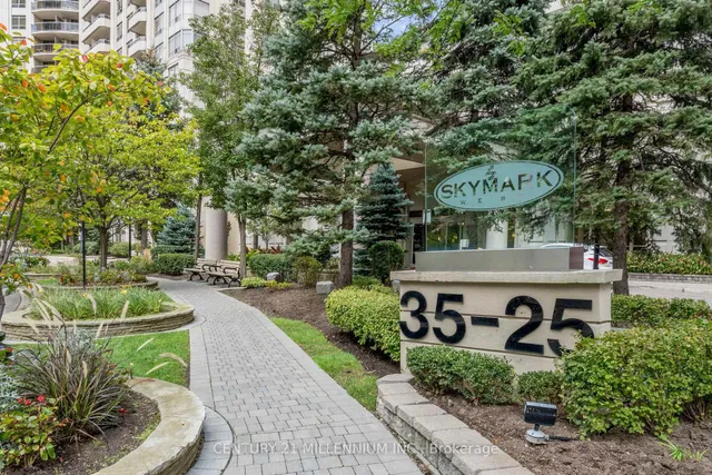 25 kingsbridge Garden #tph10, Mississauga 3