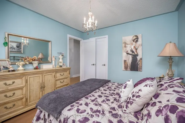 1246 Old Oak Dr, Oakville 4