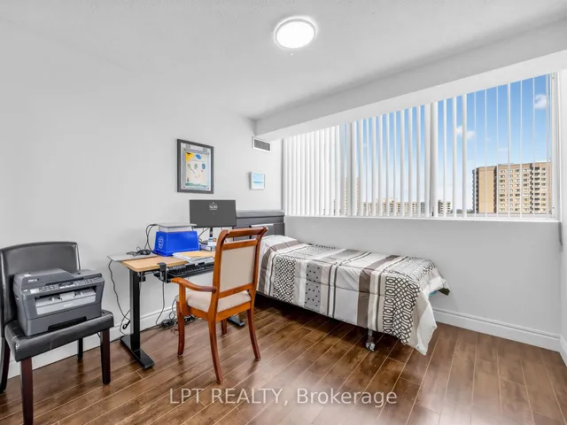 3590 Kaneff Cres #1112, Mississauga 5