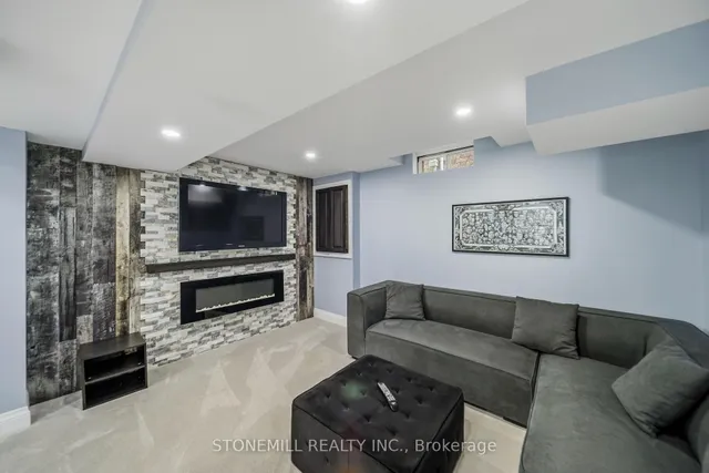 1661 Dempsey Cres, Milton 4