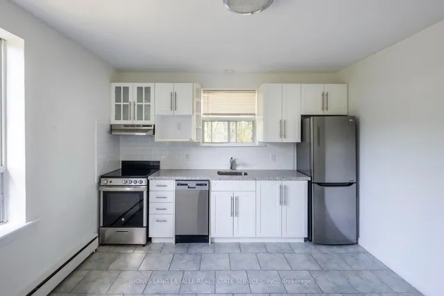 2158 Lilnan Crt, Burlington 3