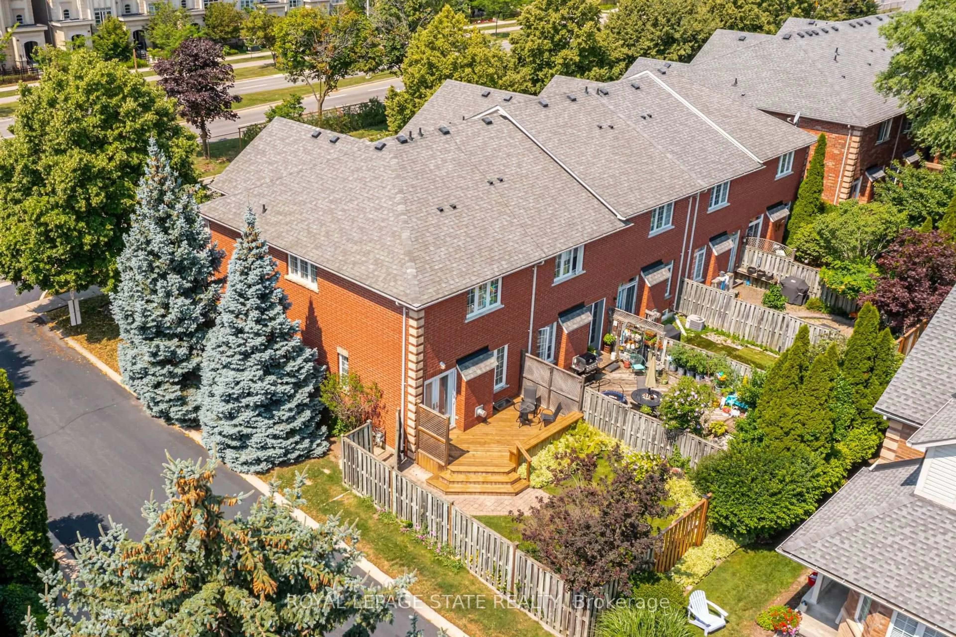 trreb/IMG-W13838686_edec16a7-fed4-47f8-ace4-bddb50b2f814-l.jpg