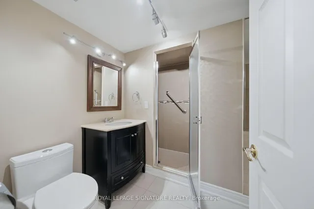5 Lisa St #1401, Brampton 1