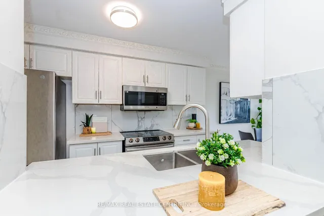 34 Weather Vane Lane, Brampton 5
