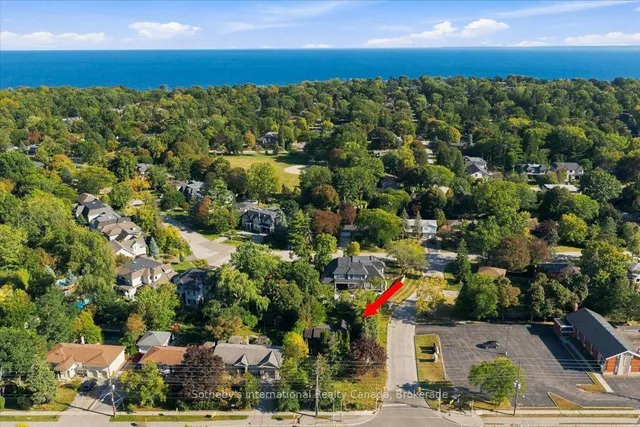 1428 Rebecca St, Oakville 5