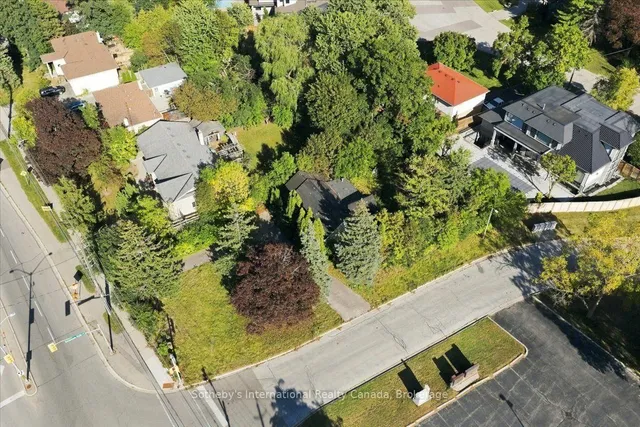 1428 Rebecca St, Oakville 2