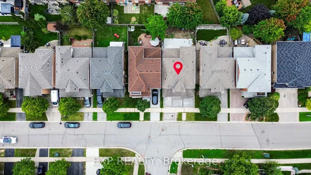 2276 Fairmount Dr, Oakville 3