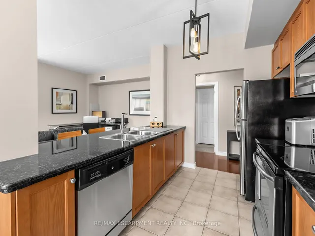 1379 COSTIGAN Rd #103, Milton 3