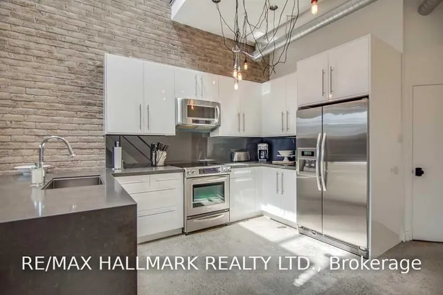 6 Bartlett Ave #7, Toronto 4