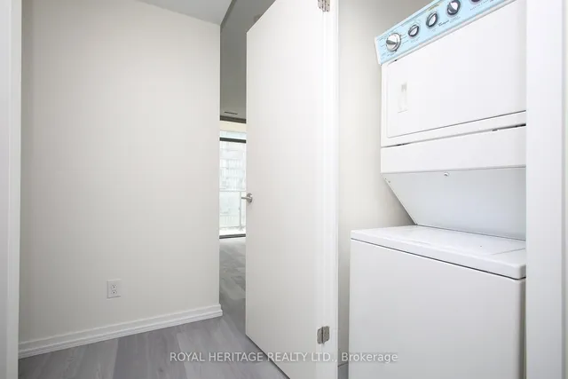 105 Queensway Ave #1216, Toronto 4