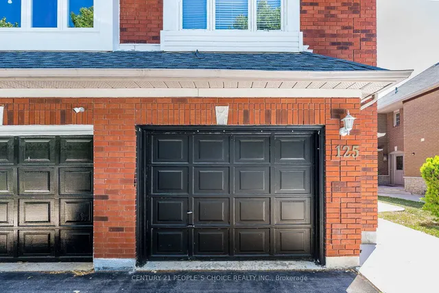 125 Rainforest Dr, Brampton 2